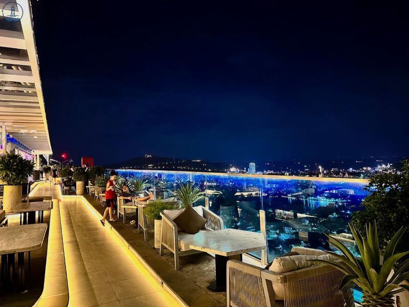 quan ca phe xem phao hoa da Nang
