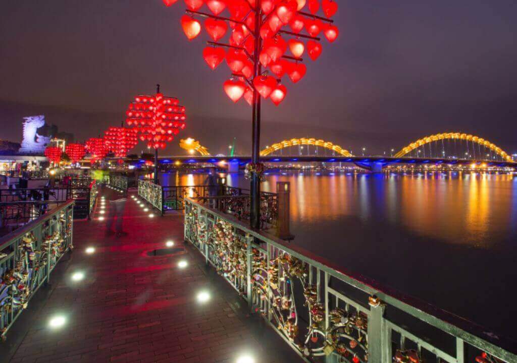 diem vui choi da nang ve dem