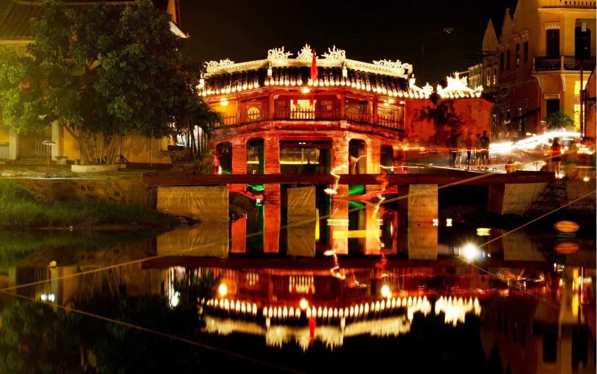 hoi an ve dem co gi choi