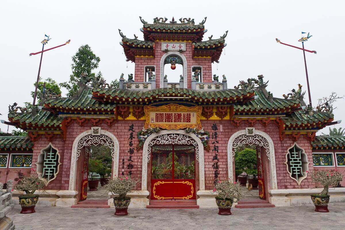 chua noi tieng o quang nam