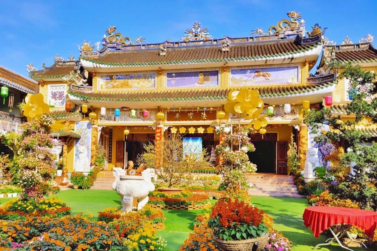 ngoi chua noi tieng o quang nam
