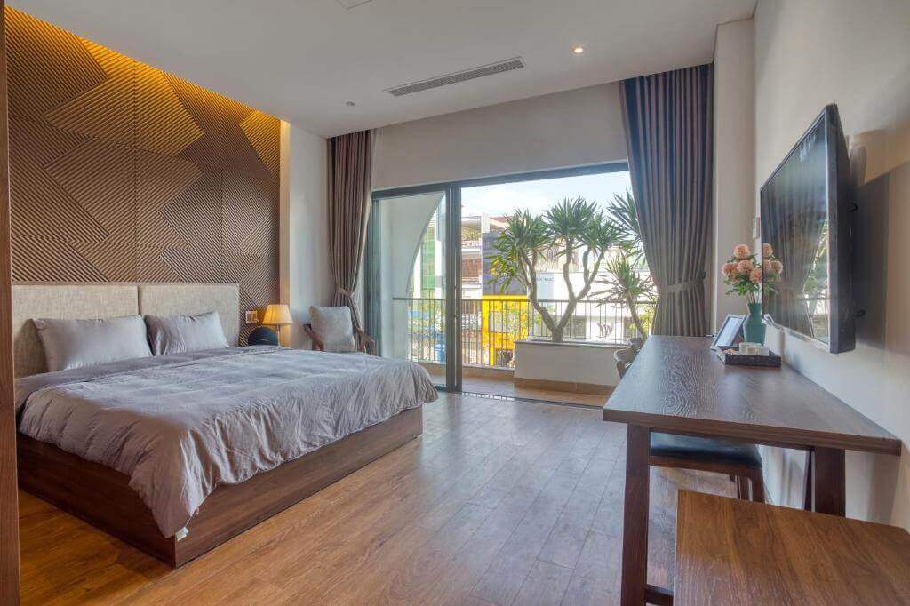 khach san 4 sao gan san bay da nang