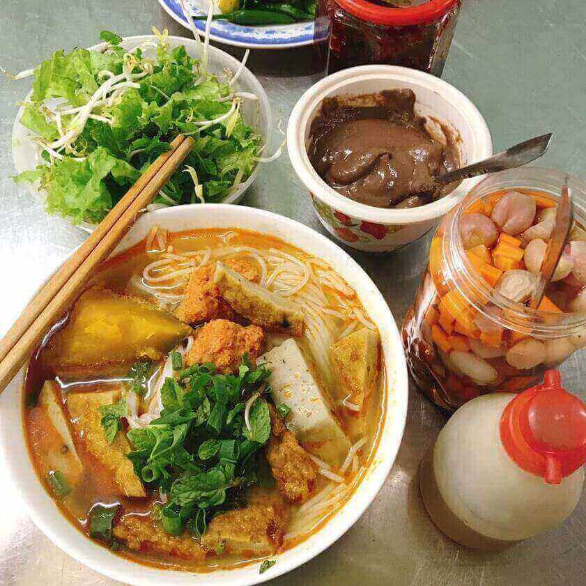 quan an trua da nang
