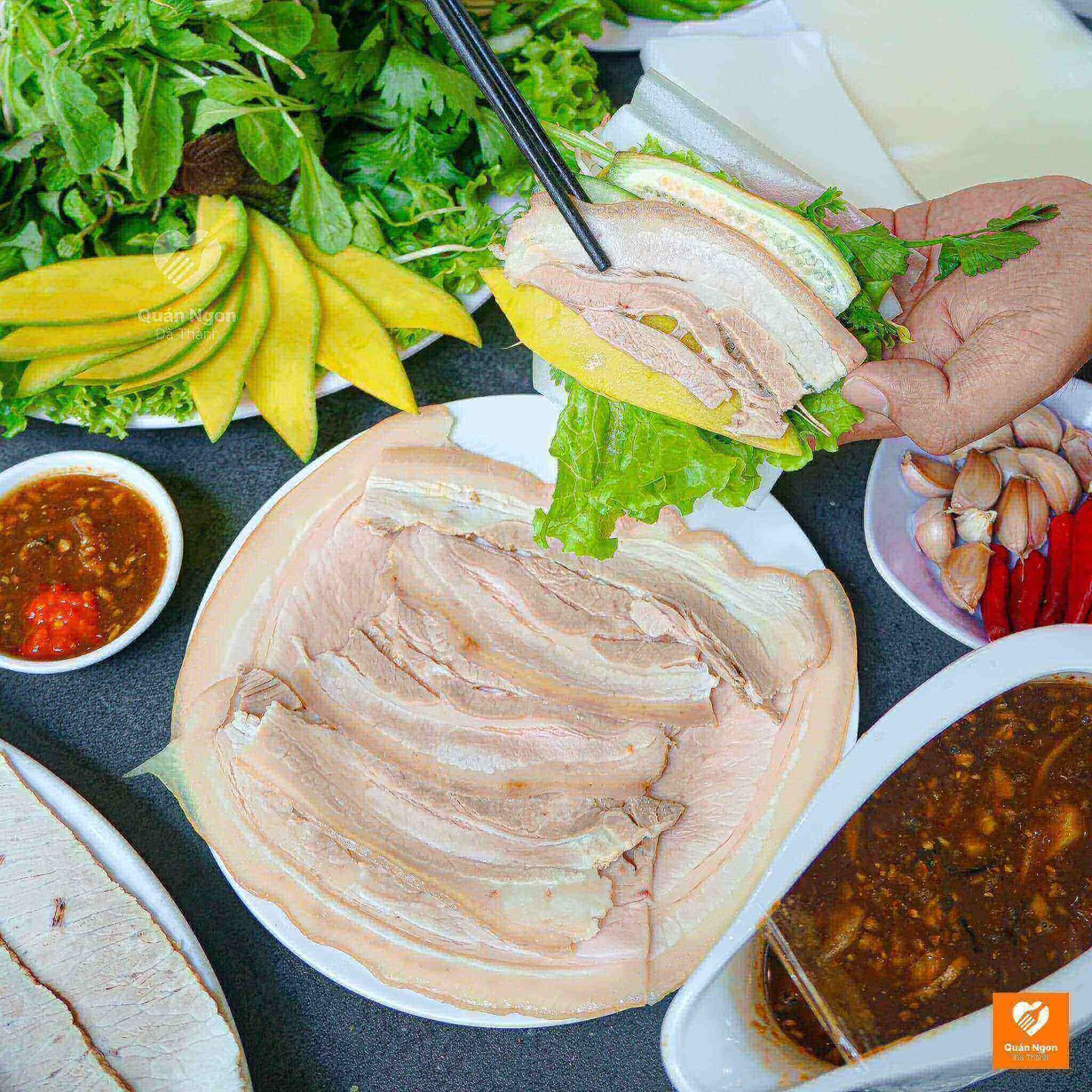 Quan banh trang cuon thit heo ngon o da nang