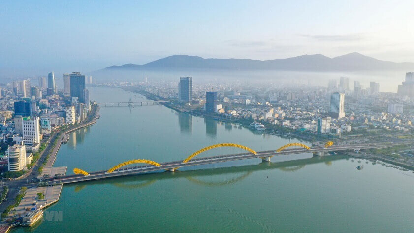 Da Nang troi mua nen di dau