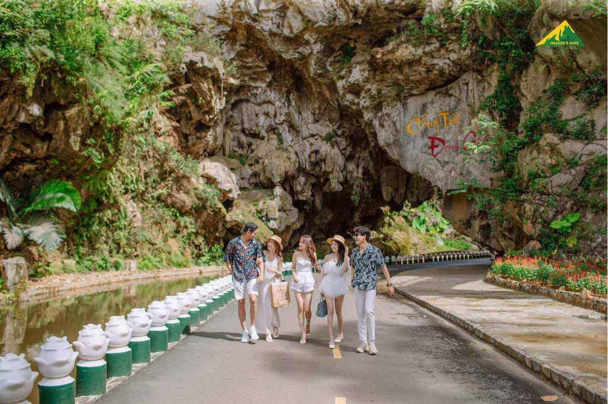 Da Nang troi mua nen di dau