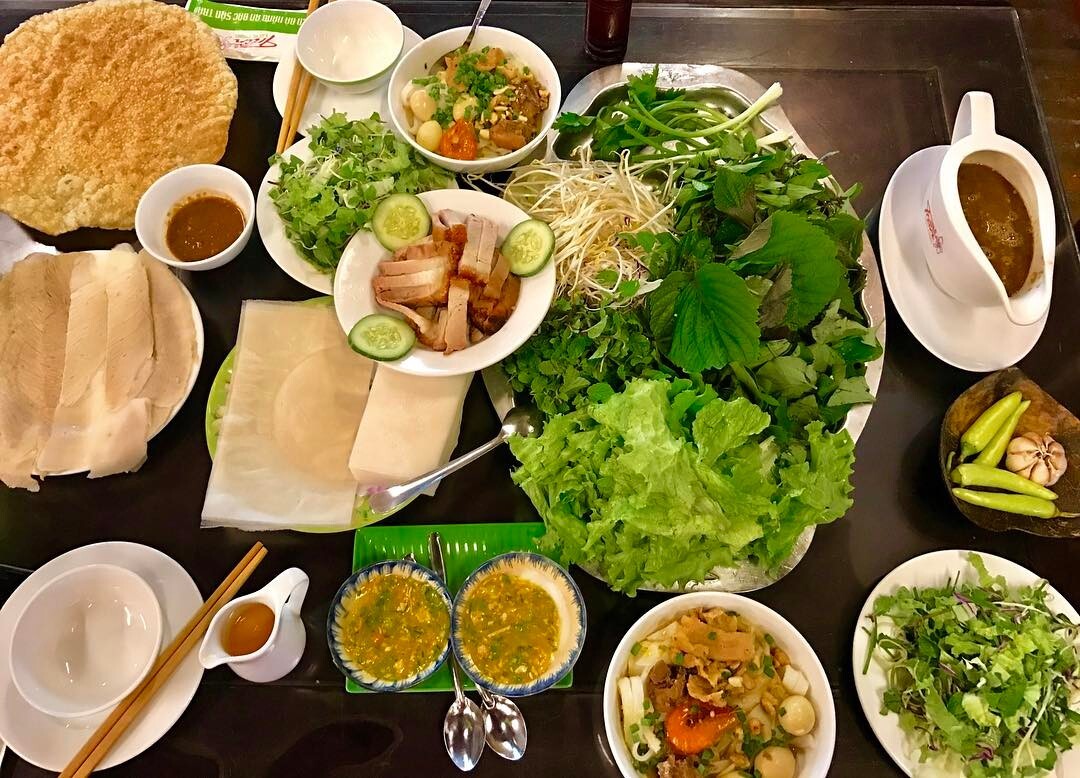 Da Nang troi mua nen di dau