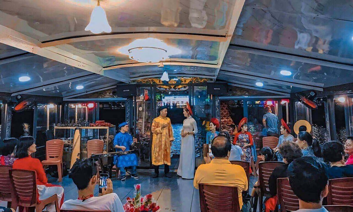 choi gi o hue ve dem