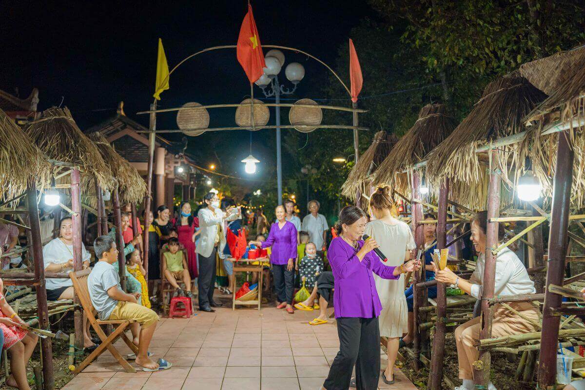 Hue co gi choi ve dem