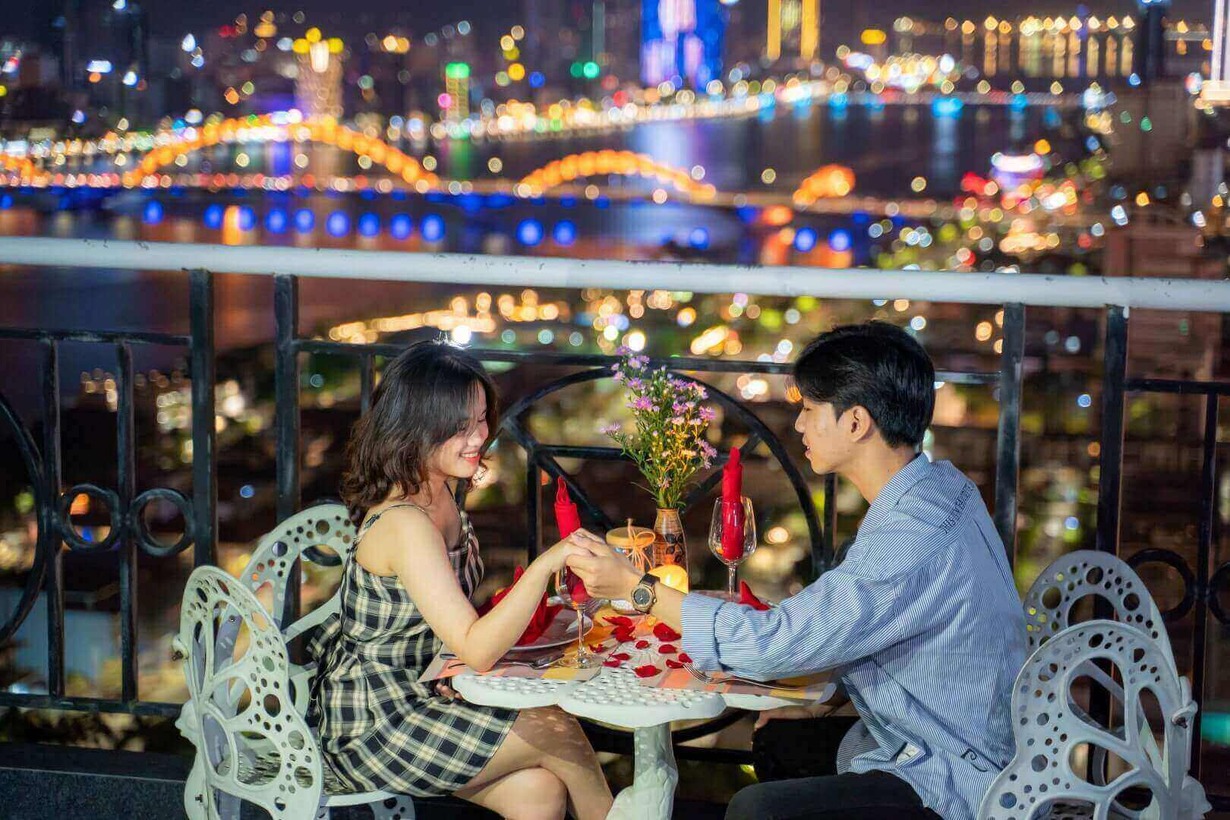 khach san view song han