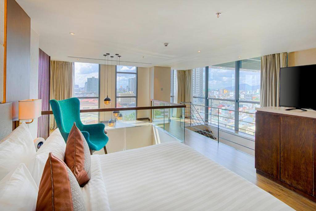 khach san view song han da nang