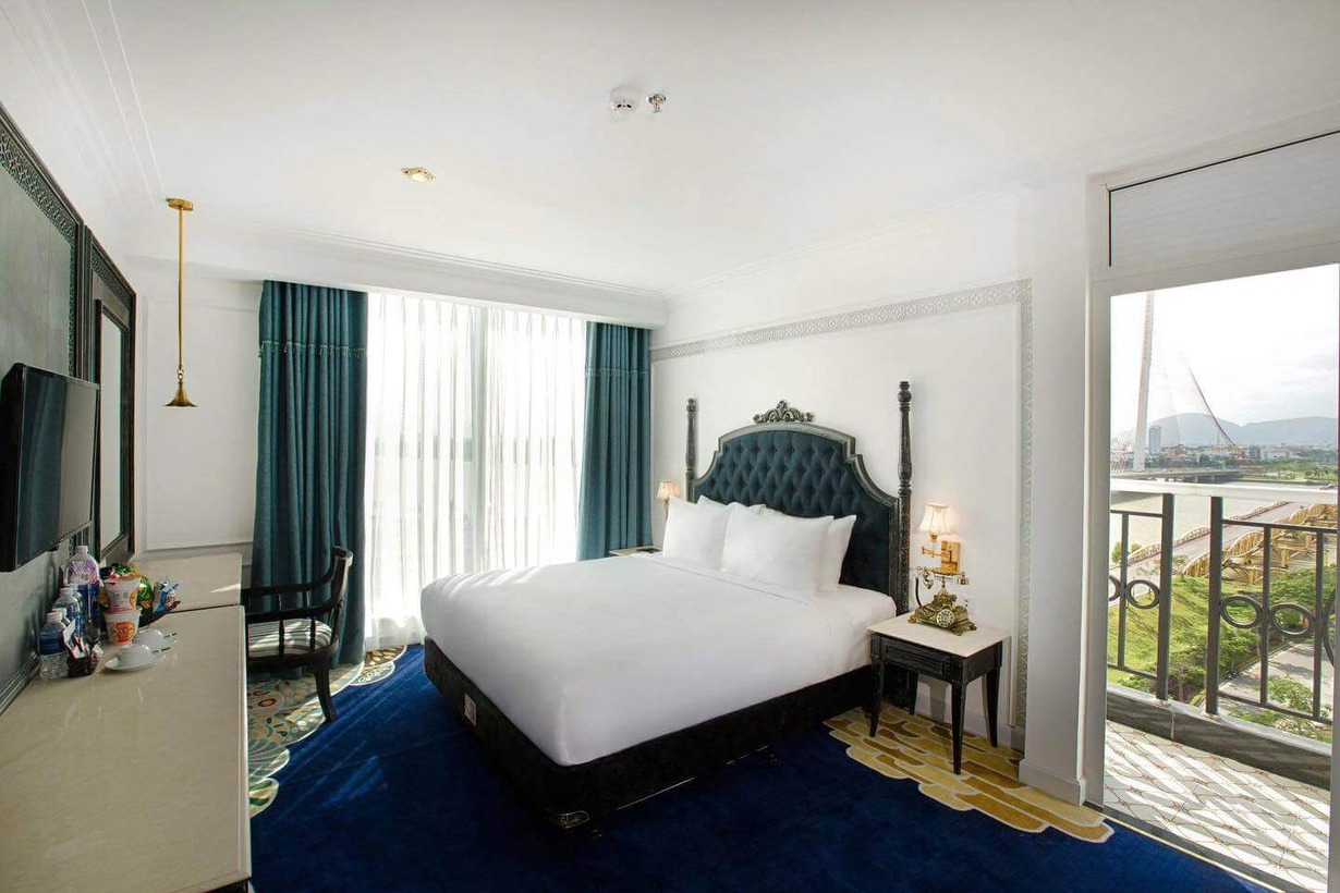 khach san gan cau tinh yeu da nang