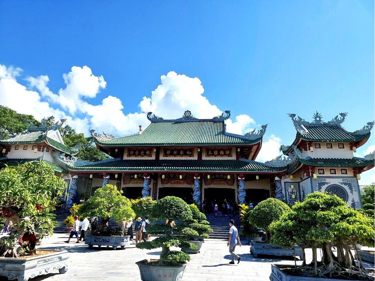 chua linh ung bai but da nang